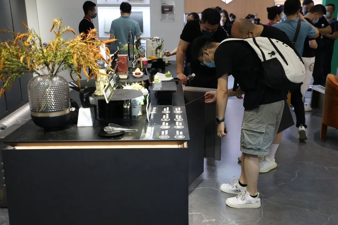 實(shí)力綻放 巖領(lǐng)未來 | 德利豐X2022廣州建博會(huì)圓滿收官！(圖2)