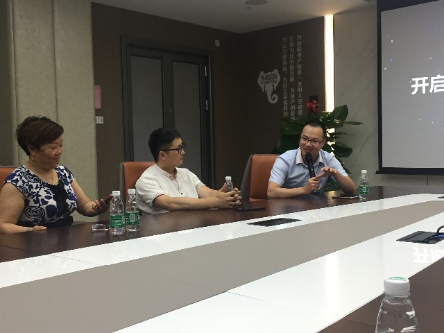 建材行業專家組團參觀德利豐家居，探討巖板發(圖5)