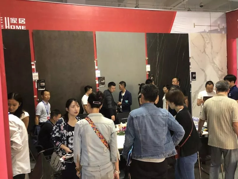 客似云來，德利豐家居成甘肅藍裝家博會貴寵！(圖1)